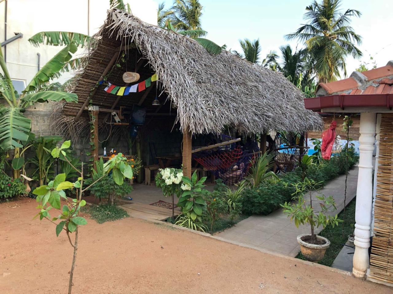 Wanderers Hostel Trincomalee Exterior photo