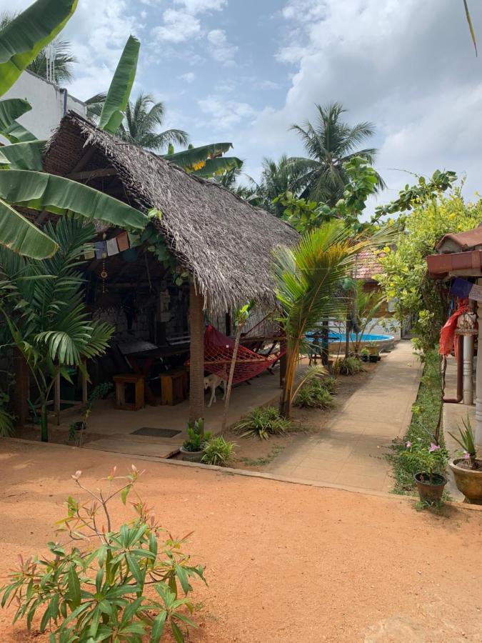 Wanderers Hostel Trincomalee Exterior photo